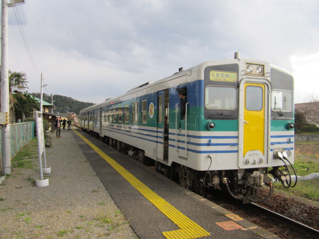 小櫃駅に停車中の久留里線