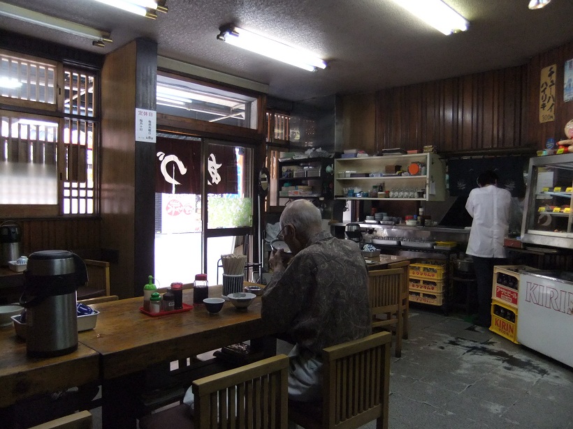 あづま＠大阪・新世界の店内20121011.JPG