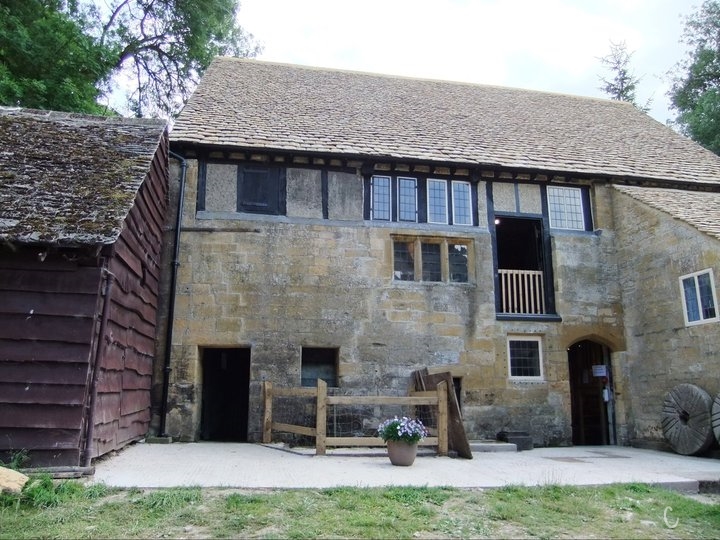 270769_10150238060662821_7898722_n[1] (2).jpg