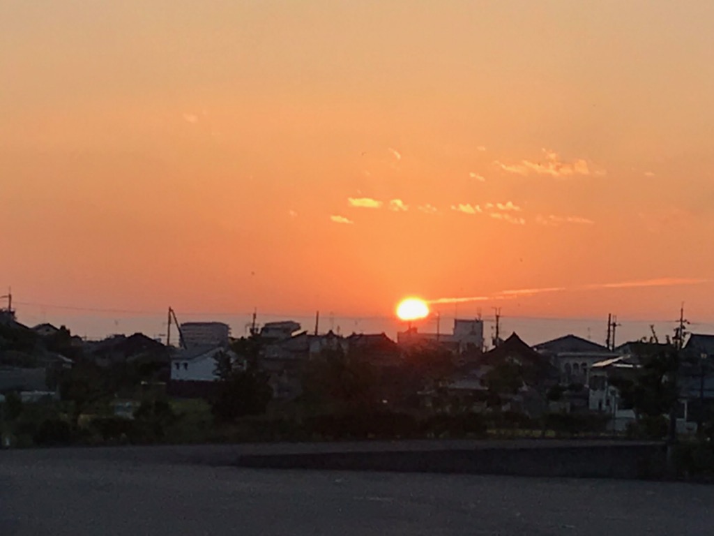 沈む夕陽(R1.10.6).jpg