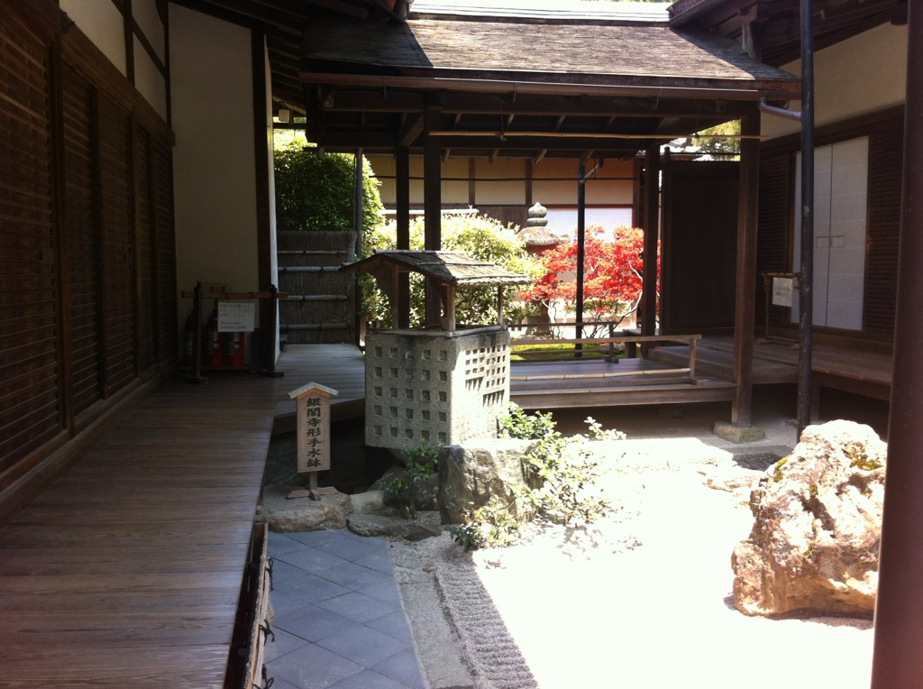 銀閣寺型燈籠.jpg