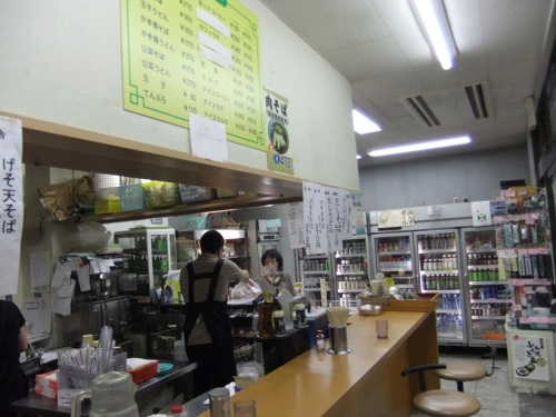 NRE売店山形店の店内20120906.JPG