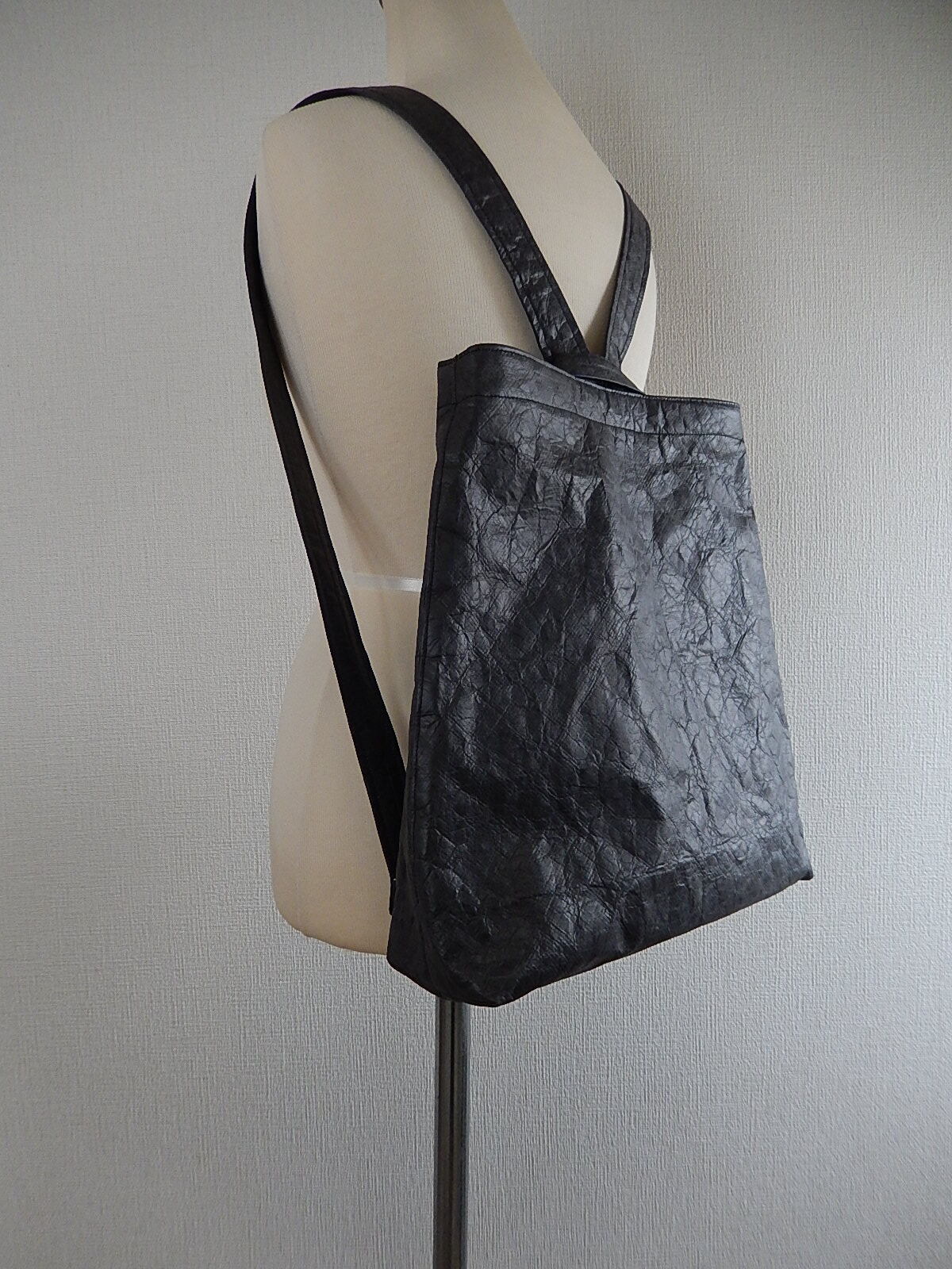 斎藤謡子 リュック　タイベック.JPG