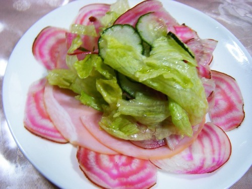 ゴルゴビートで サラダ.jpg