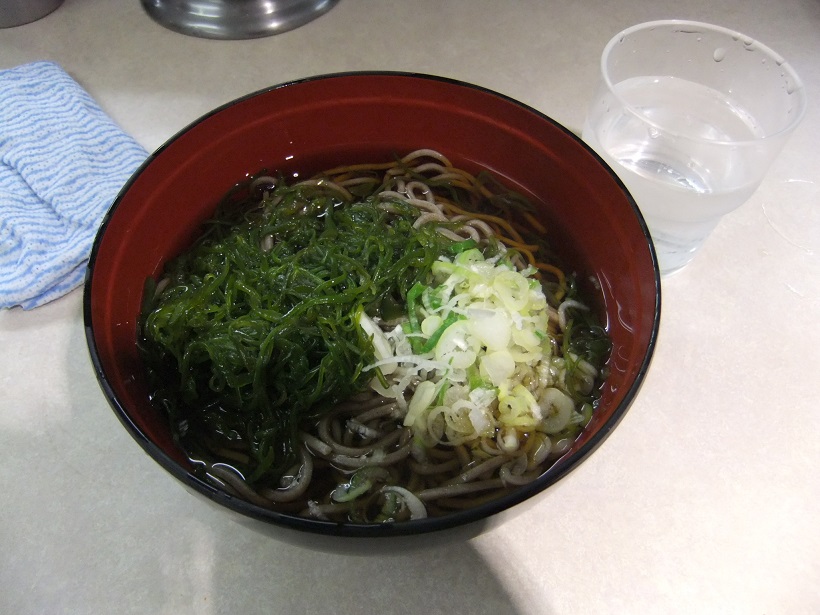 郡山幹線そば処のめかぶそば１20130817.JPG
