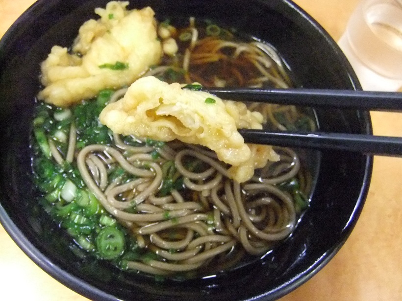 自笑亭＠浜松駅のふぐ天そば４20120727.JPG