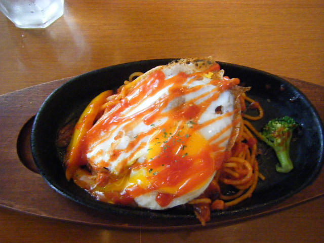 ＳＵＩの鉄板ナポリタン (1).JPG