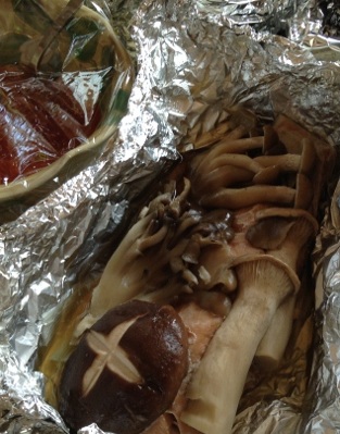 鮭とキノコホイル焼き.jpg