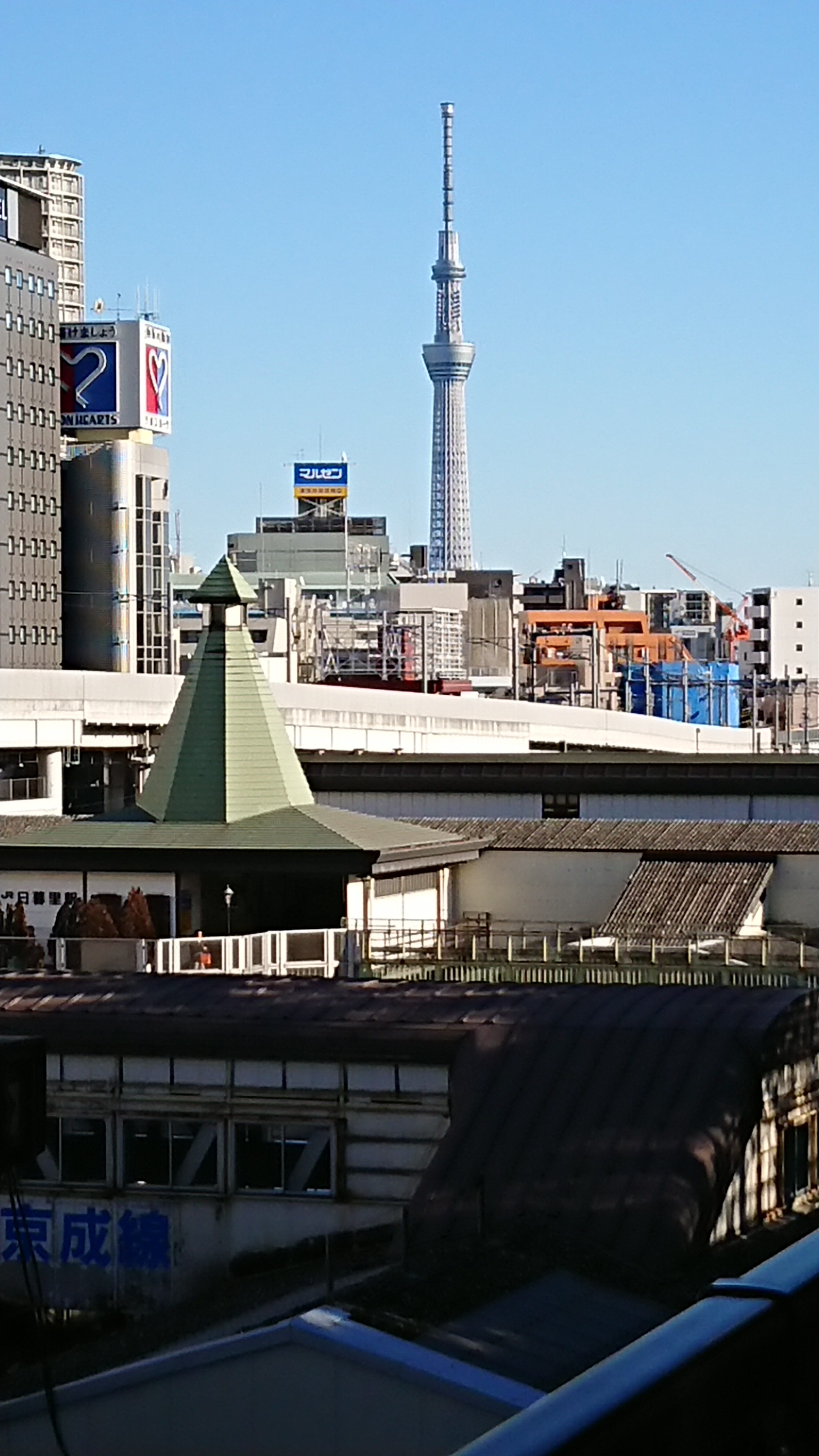 日暮里駅とスカイツリー