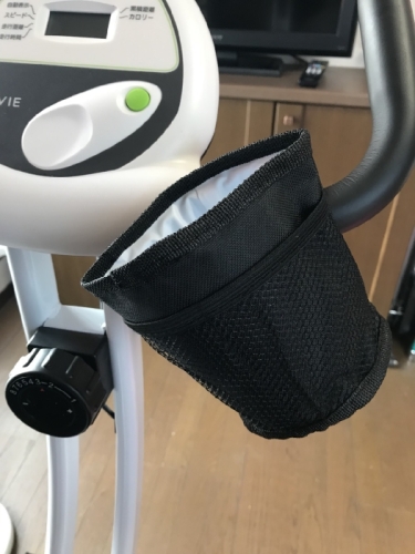 エアロバイクドリンクホルダー斜め.jpg