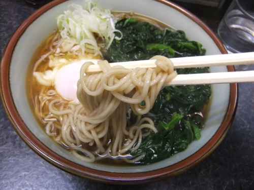 文殊市川店のほうれん草そば２