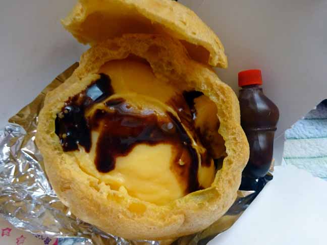 蜂の家のシュークリーム (2).JPG