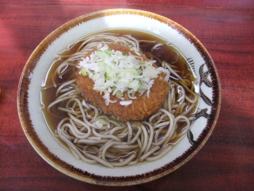 かずみ＠久地のコロッケそば20130121.JPG