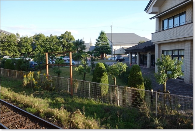 27ホームの向こう