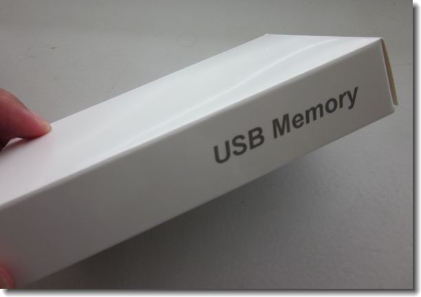 USBメモリー 箱.jpg