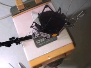 鉛筆削りが作業台代わり