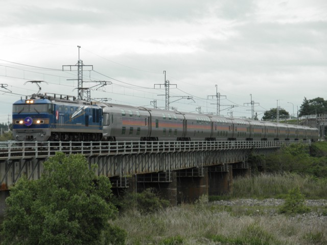 EF510形500番台・E26系 カシオペア1.jpg