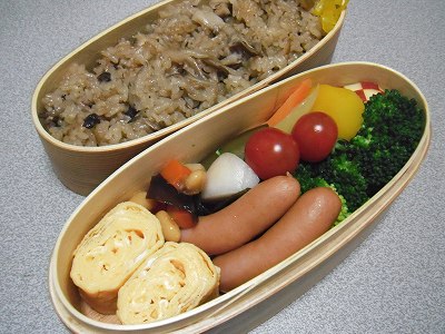 舞茸炊き込みご飯弁当.jpg
