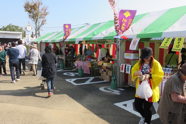 151025健康福祉まつり城の駅出店.jpg