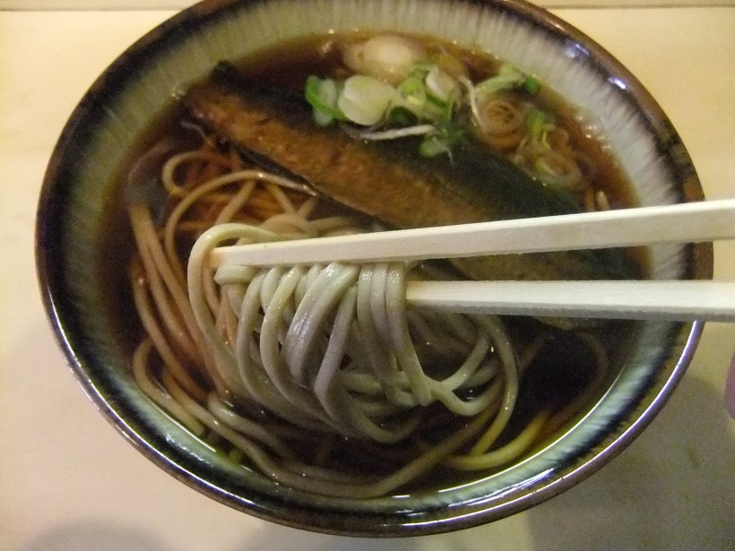 イイダヤ軒松本駅前店のにしん入りそば20131211.JPG