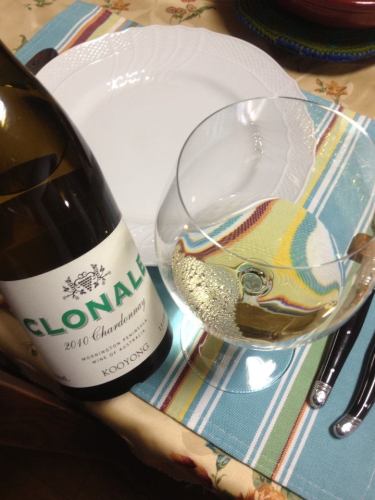 KOOYONG CLONALE Chardonnay 2010.<br />
早速飲んでみた。<br />
硝煙、エナメル、パイナップル、ミネラル香、控えめな樽香。<br />
過不足のない果実味、綺麗な酸とミネラル。<br />
いいね〜、かなり美味い。<br />
久々のスマッシュヒット