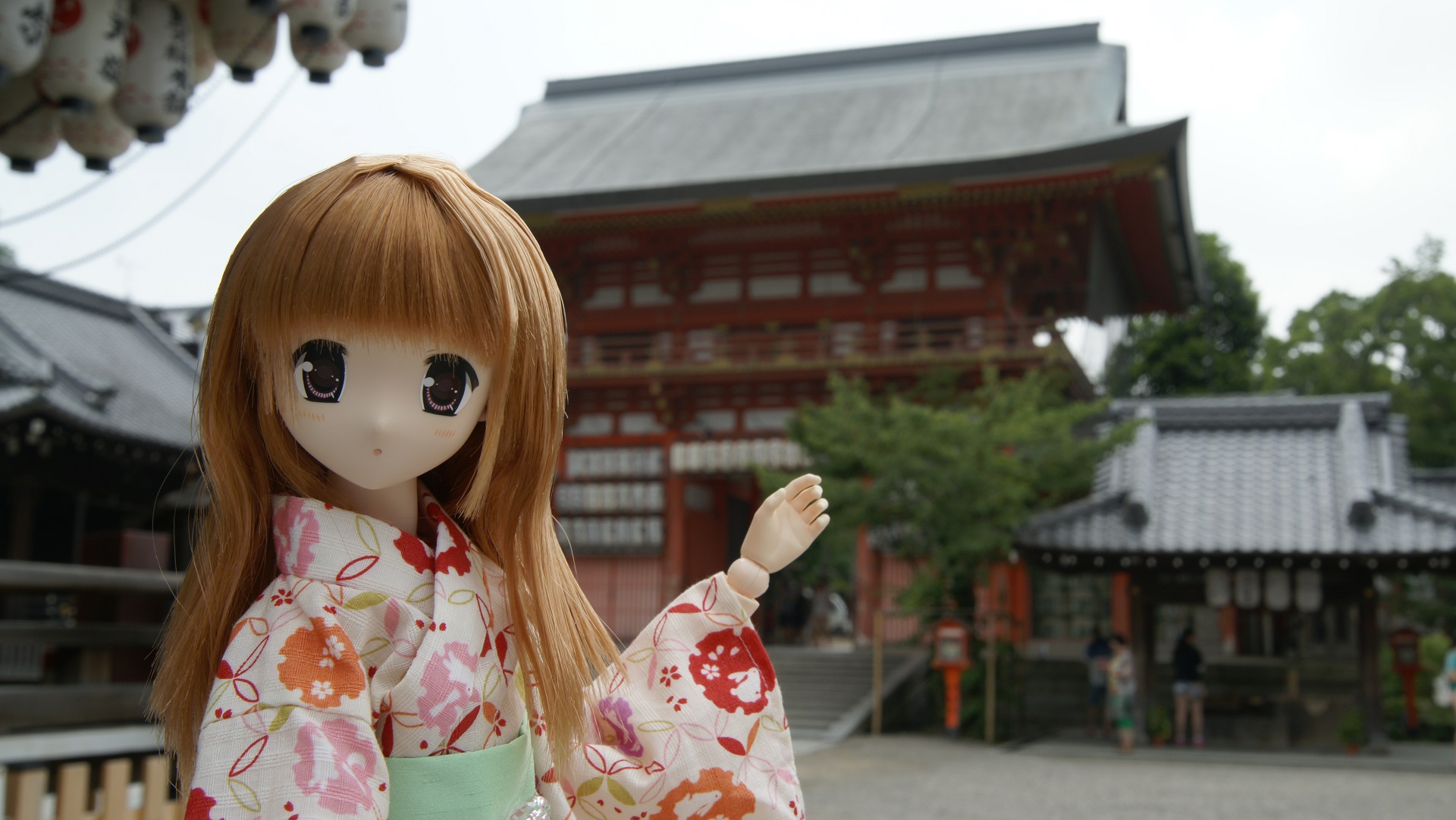 八坂神社　神殿そば門前.jpg