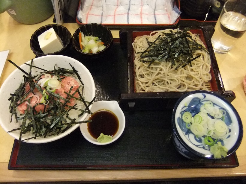 西新井２丁目・小松庵のマグロ丼セット1000円20131221.JPG