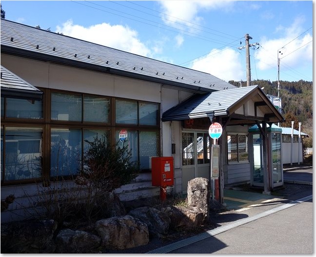 02下油井駅舎