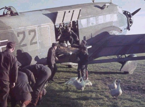 JU52rightcargodoordetailsincolor.jpg