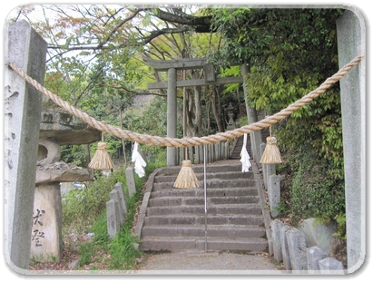 亀崎神社参道入り口_7889.jpg