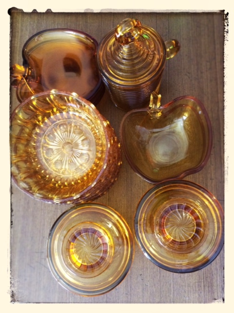 アンバーガラス器たち.JPG