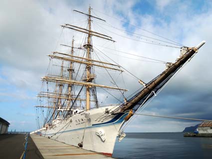 09 小樽港　海王丸.jpg