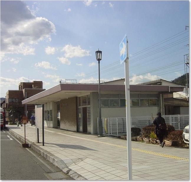 03ふり向いて新蒲原駅