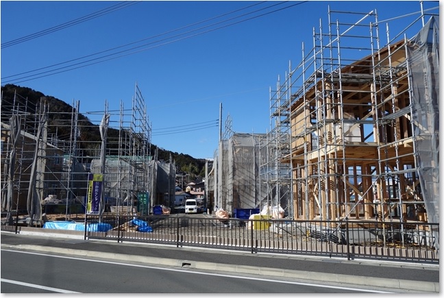32続々新築中