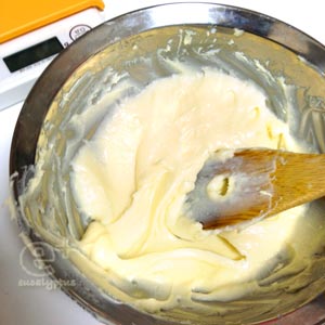 120505 チーズクリームフィリング作り