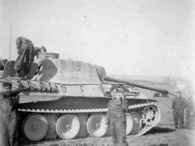 Panther_ausf_D_tank_photo_2.jpg