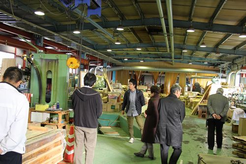 112813馬路村エコアス杉材加工品工場500.jpg