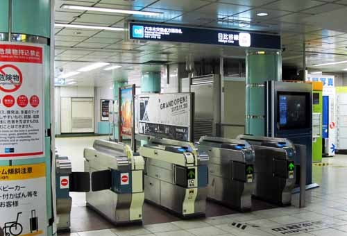 六本木駅 EXシアター看板1.JPG