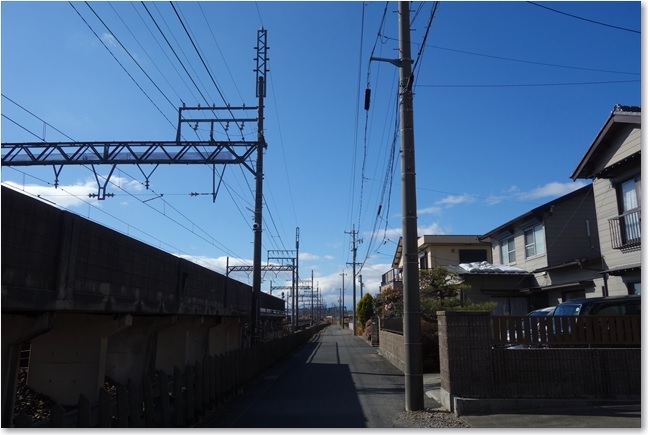 09右折・左は近鉄名古屋線