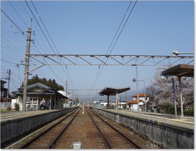 60構内踏切から