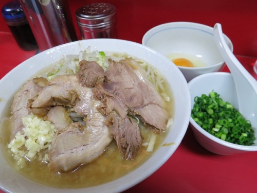 20130219_ラーメン二郎 西台駅前店の味噌ラーメンに小ネギと生玉子web.JPG