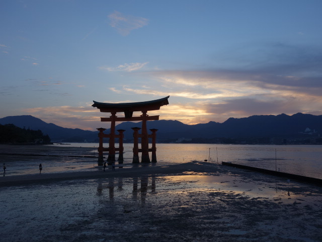 日没と鳥居.JPG