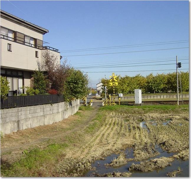15農道踏切.JPG