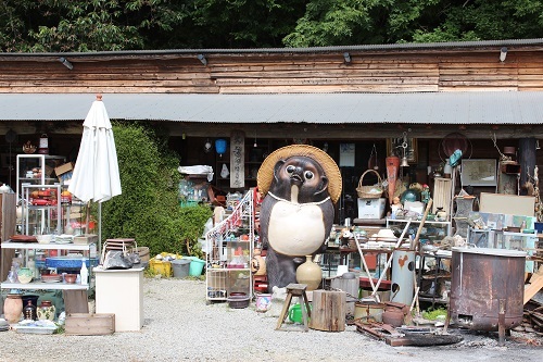 東の里(骨董店).JPG