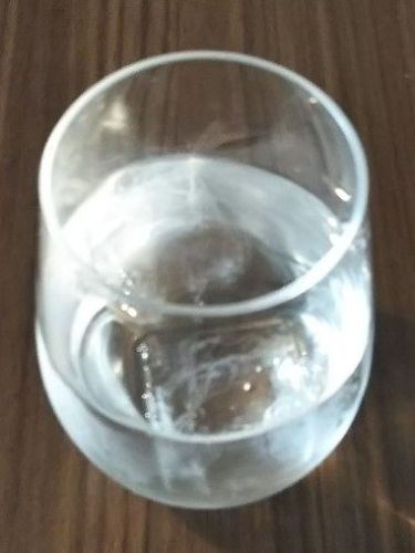 実はワイングラスのようなグラス2019