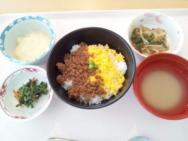 そぼろ丼