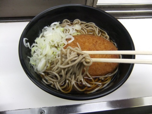 野州そば宇都宮４号店のコロッケそば２