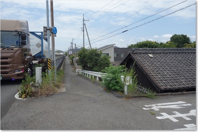 66橋の先はまたこんな道です