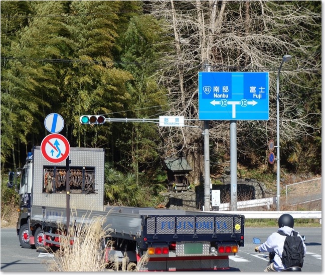 19みかづき島交差点