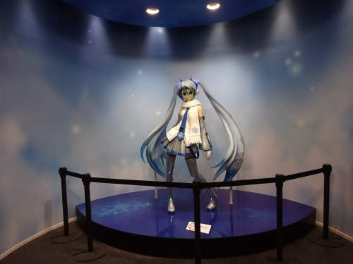 空港で　等身大初音ミク (1).JPG